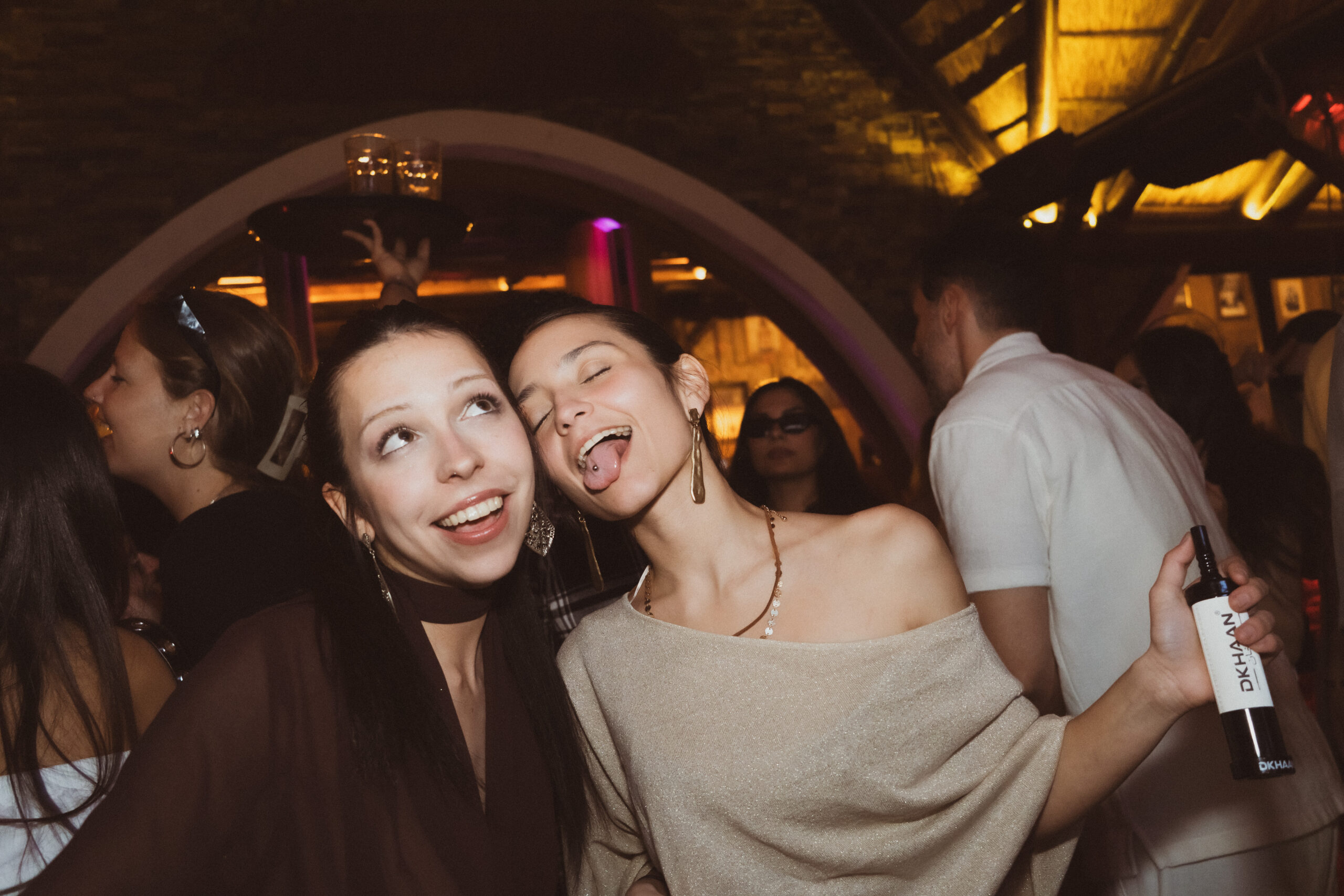 RENA Y WAI